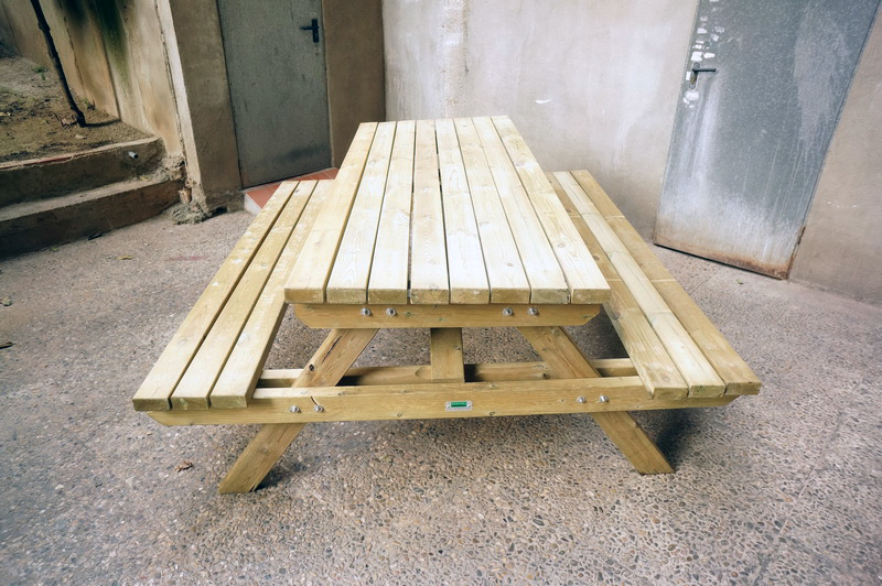 mesa banco pic-nic madera 76.2x168x193.8 (75eu.) 2u